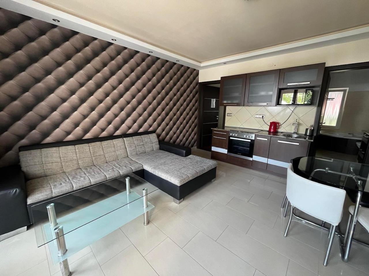 City Apartman ház Balatonlelle Exterior foto